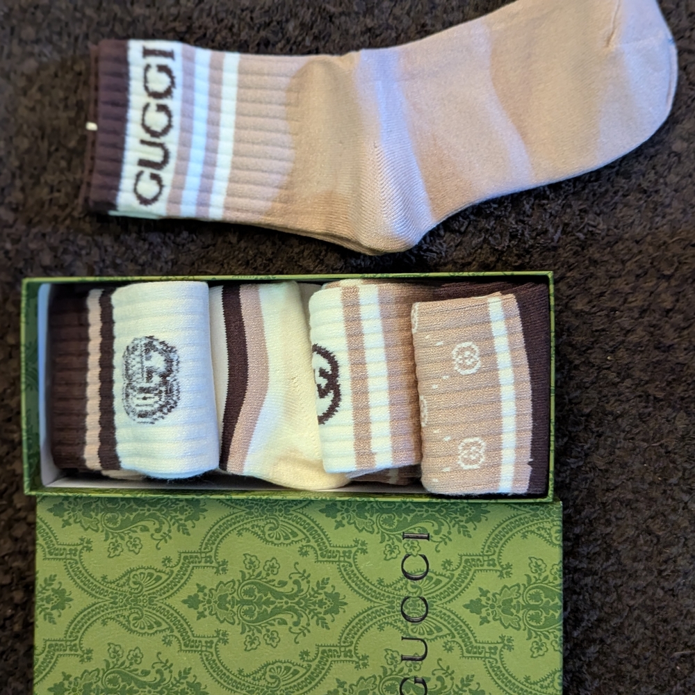 Gucci Men's Beige and Brown Casual Socks